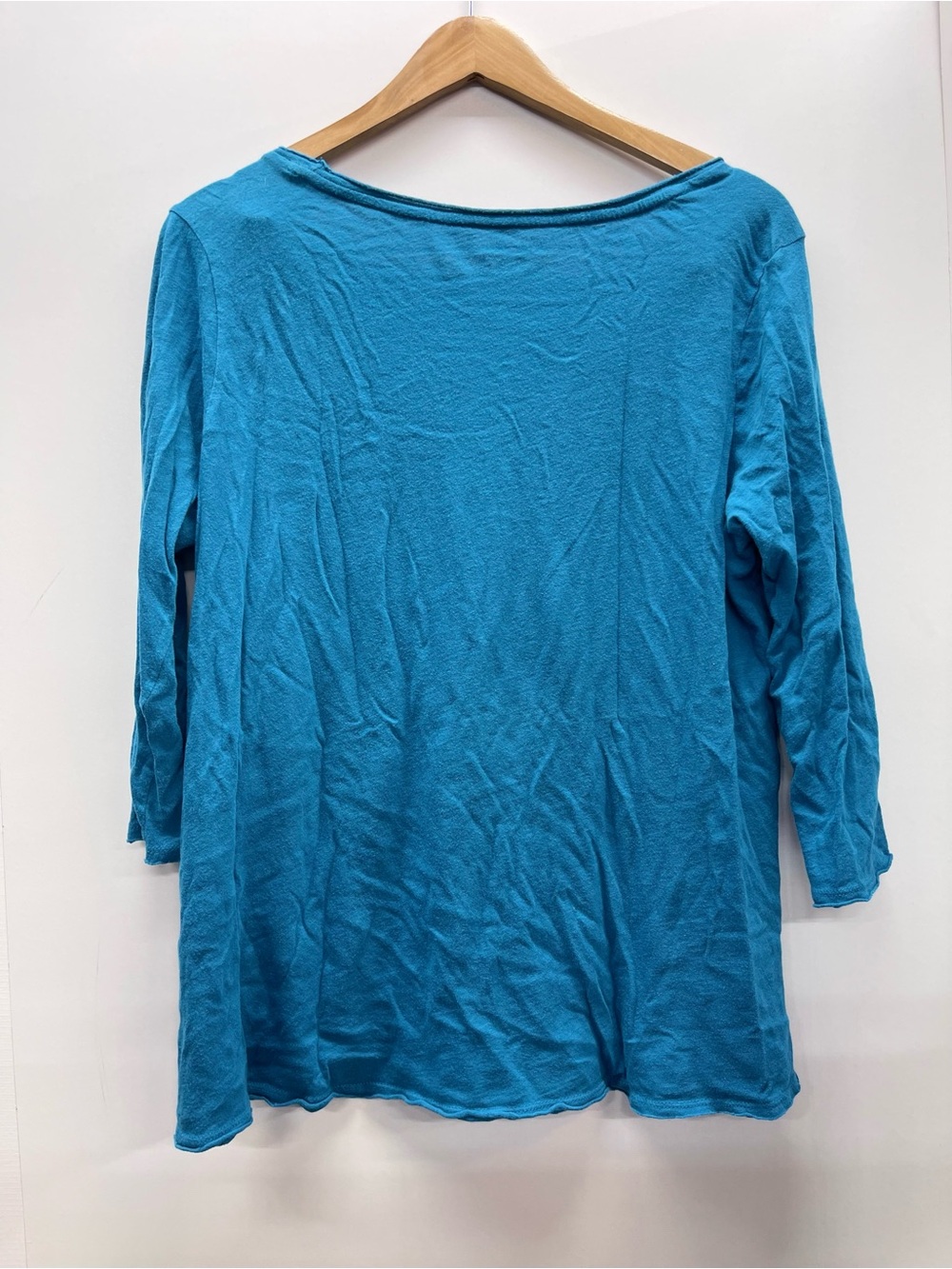 Lucky Brand blue 3/4 sleeve graphic tee with a floral stamp design - Picture 2 of 3